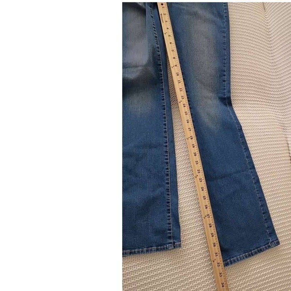 Levi Strauss Signature Gold Label Mid Rise Bootcut Jeans Blue Medium Wash 28x32T - Picture 8 of 11